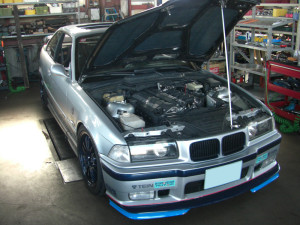 BMW M3 Defi デモカー　正面